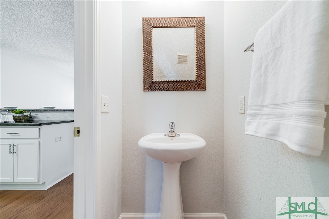 7 Travertine Circle