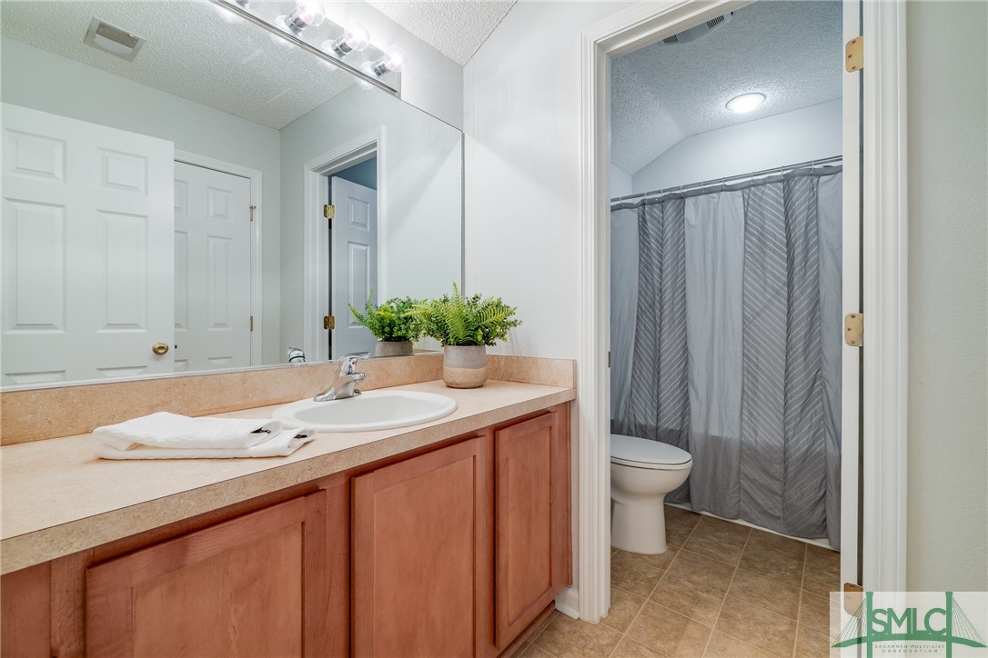 7 Travertine Circle