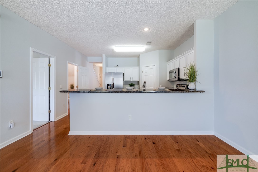 7 Travertine Circle