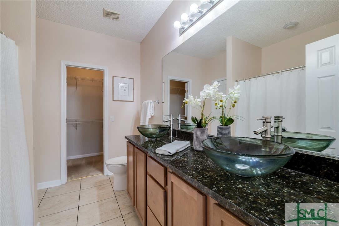 7 Travertine Circle
