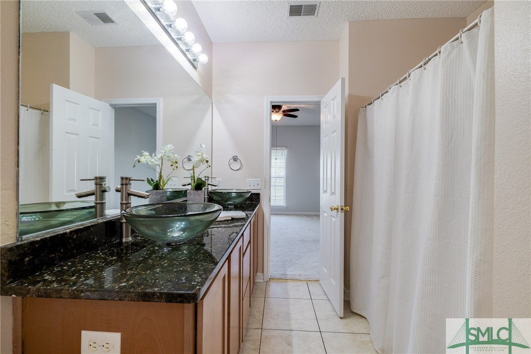 7 Travertine Circle