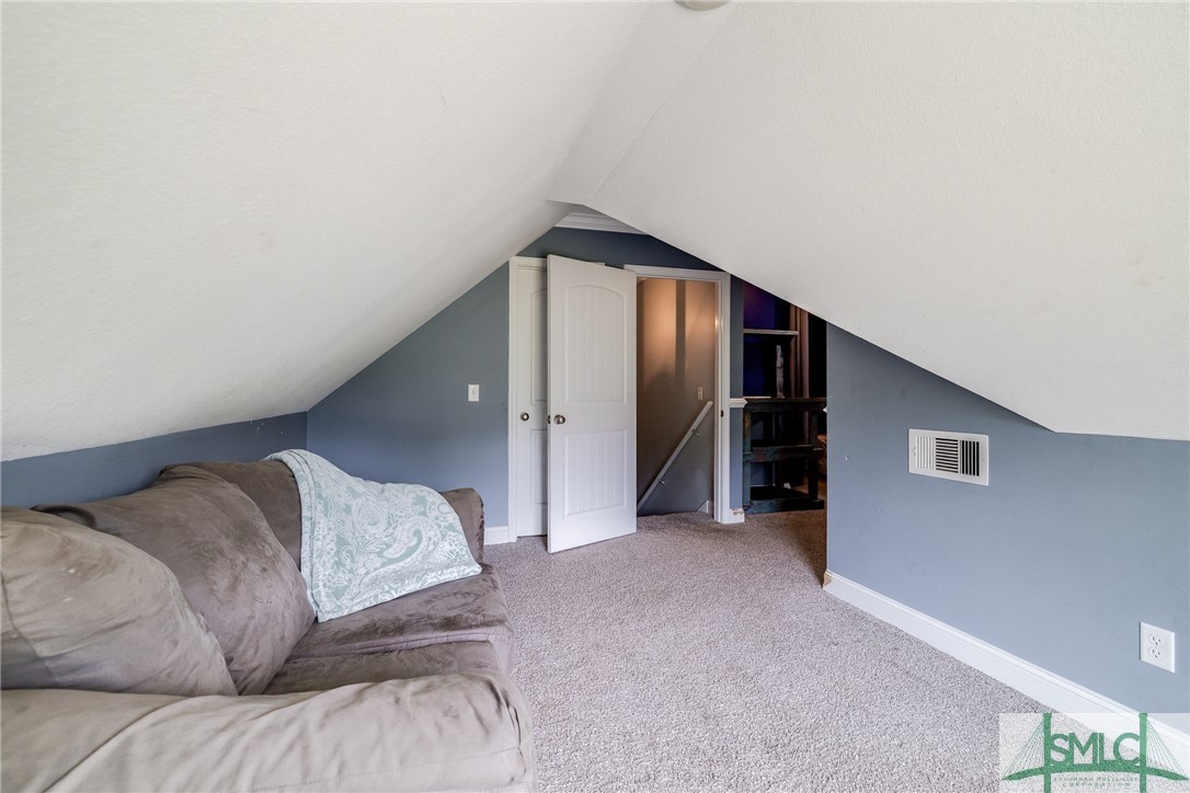 440 Rivercrest Drive