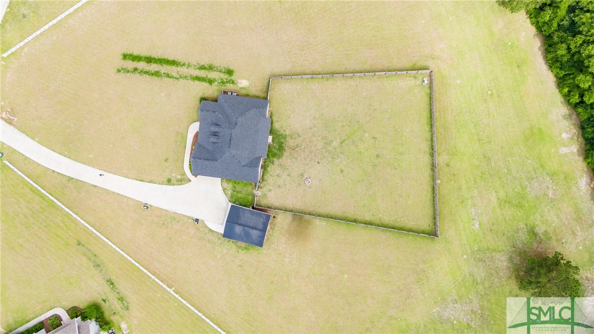 440 Rivercrest Drive