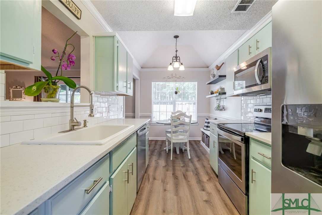 105 Oak Pointe Trail