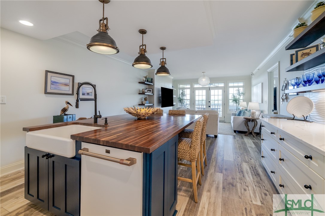 2812 River Drive 306
