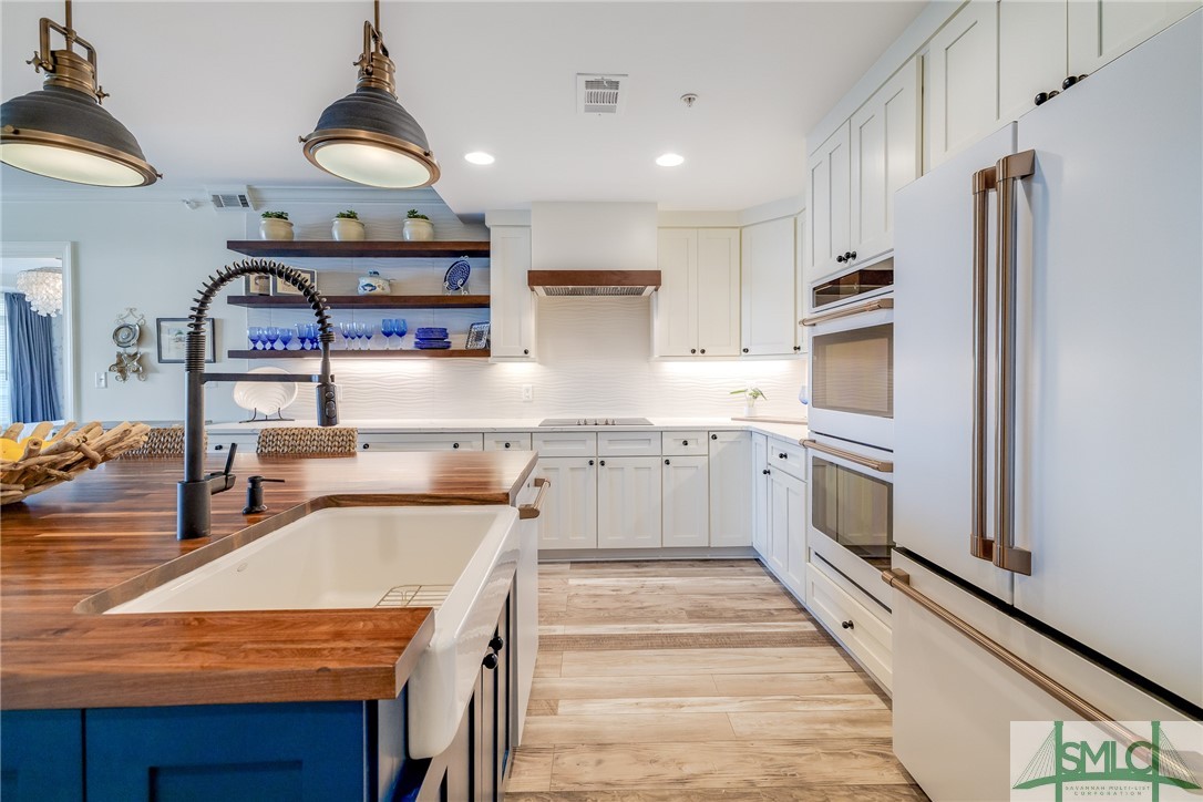 2812 River Drive 306
