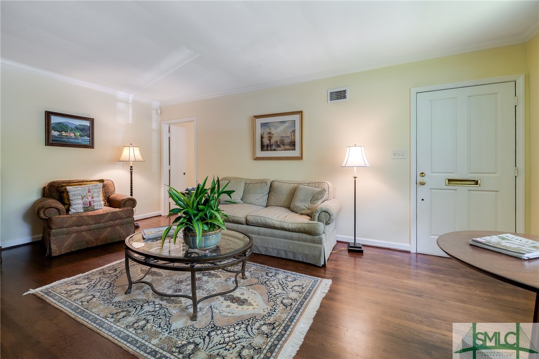 533 E 52nd Street