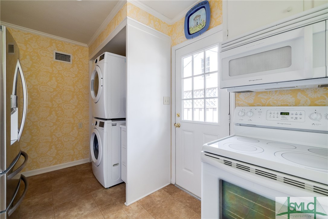 533 E 52nd Street