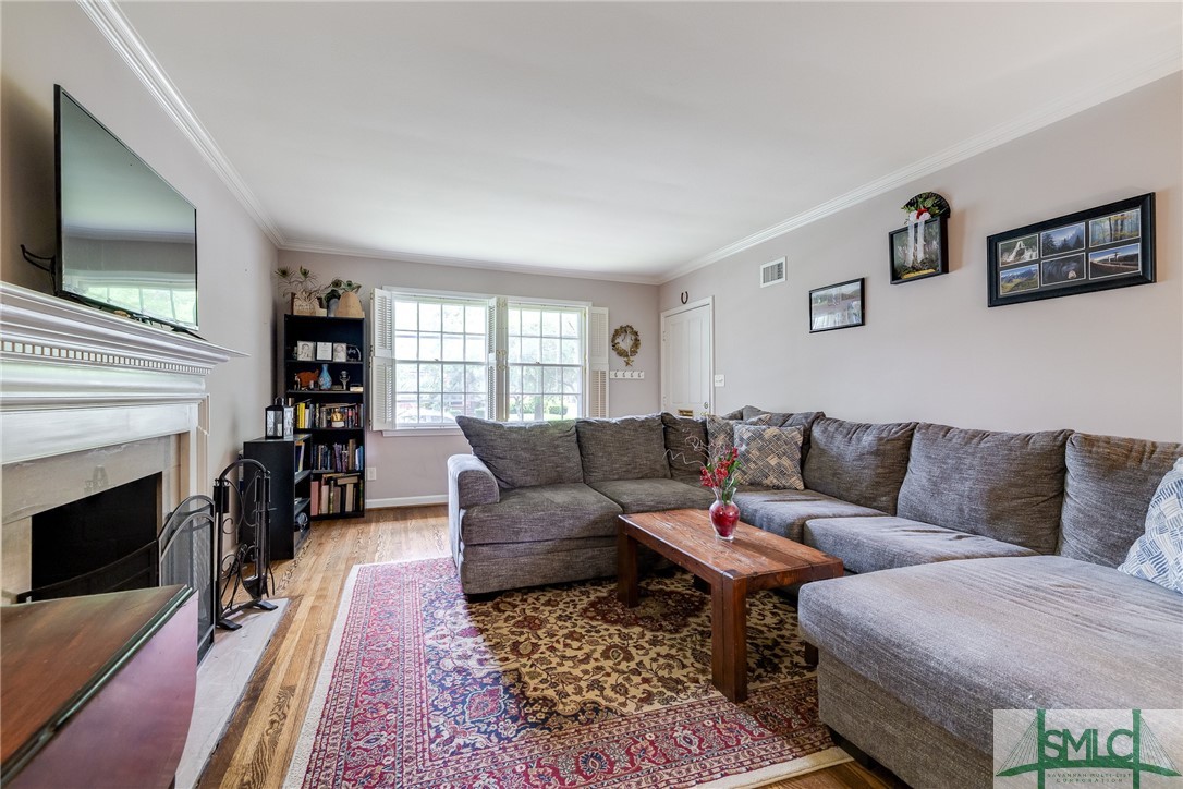 533 E 52nd Street