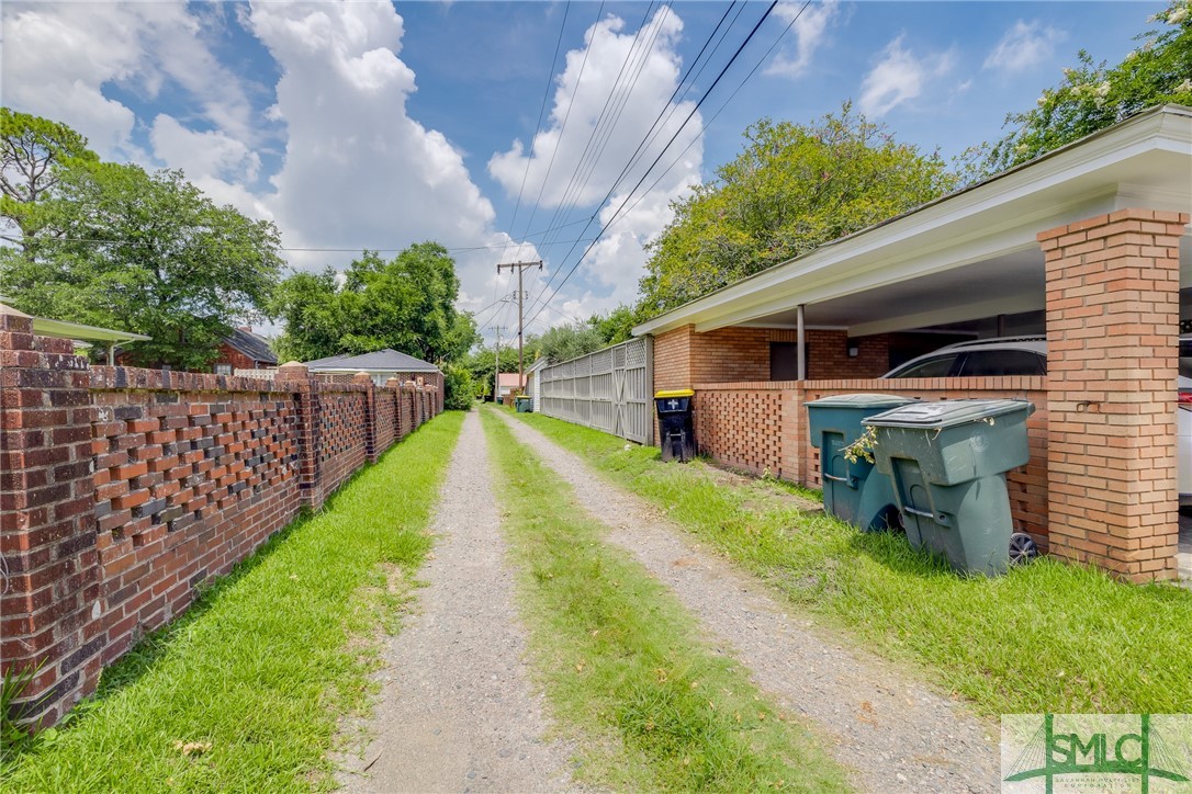 533 E 52nd Street