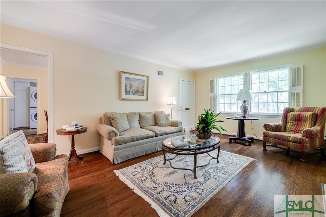 533 E 52nd Street