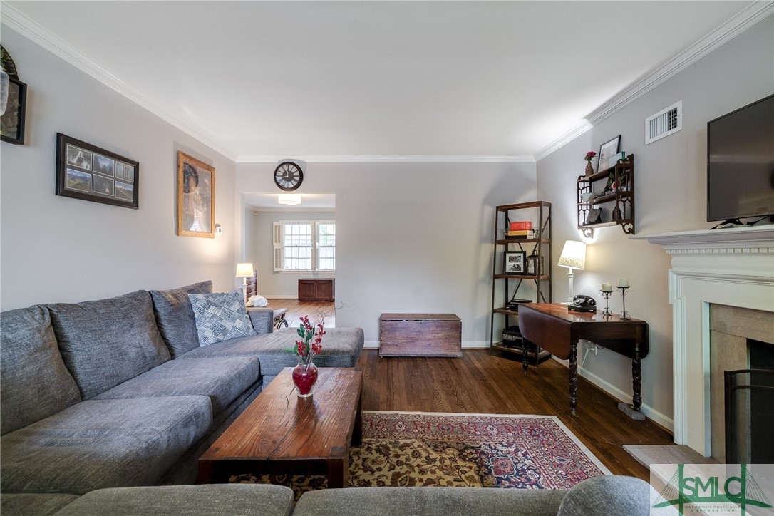 533 E 52nd Street