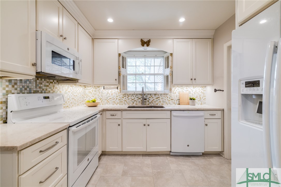 533 E 52nd Street