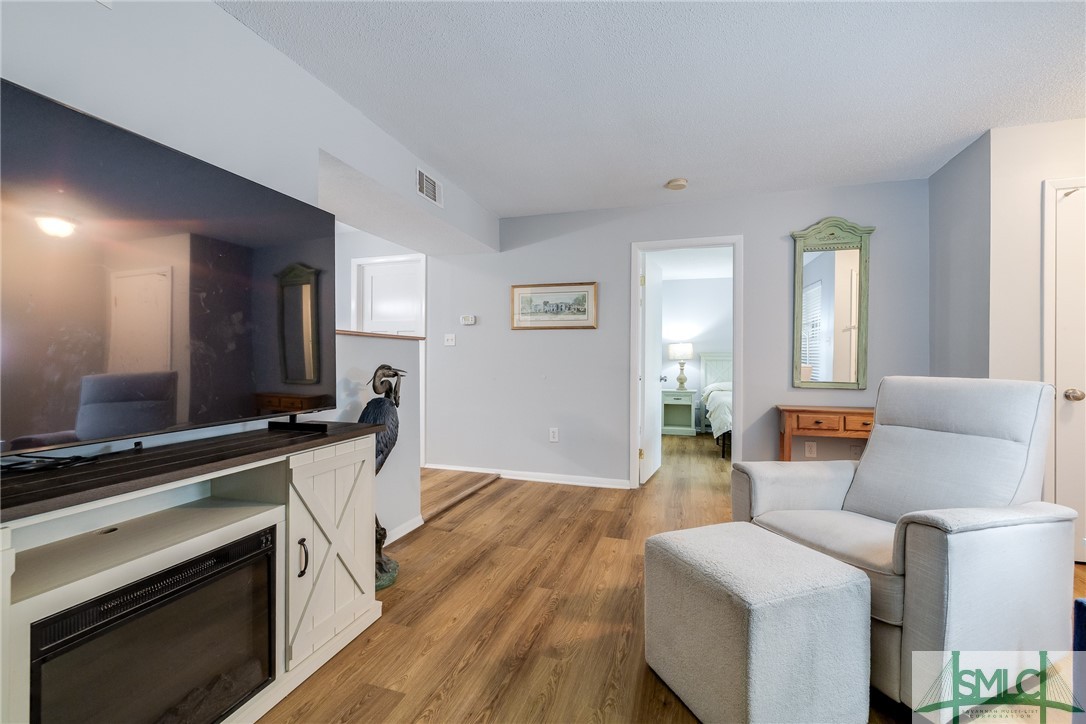 401 N Cromwell Road P8