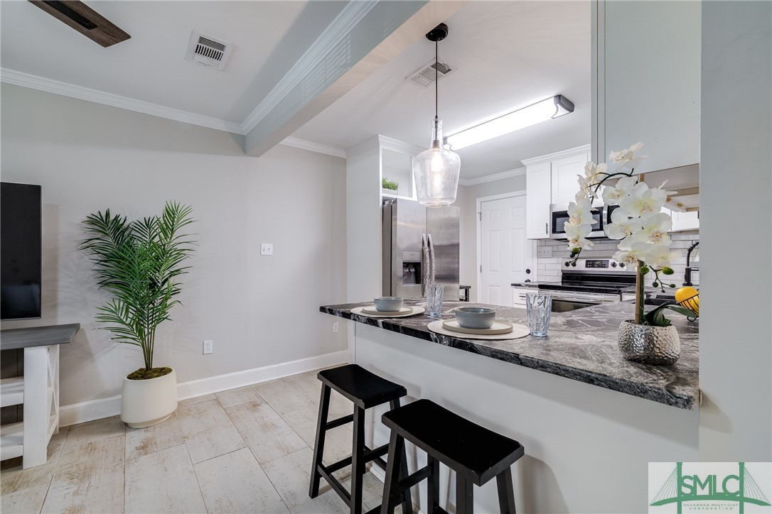 601 Cranman Drive