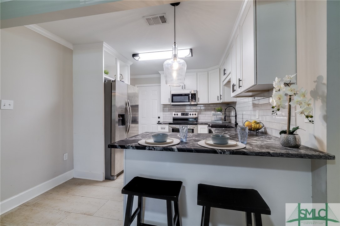 601 Cranman Drive