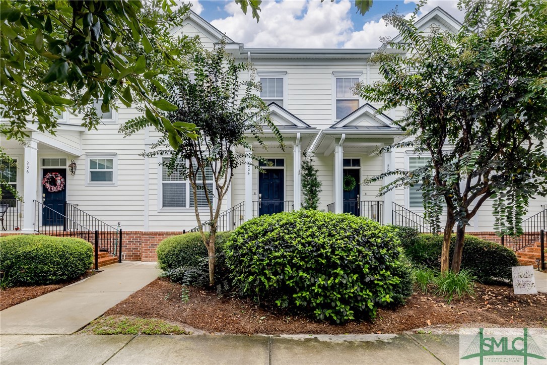 204 Village Green