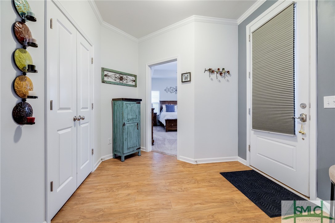 6 Lakeside Drive