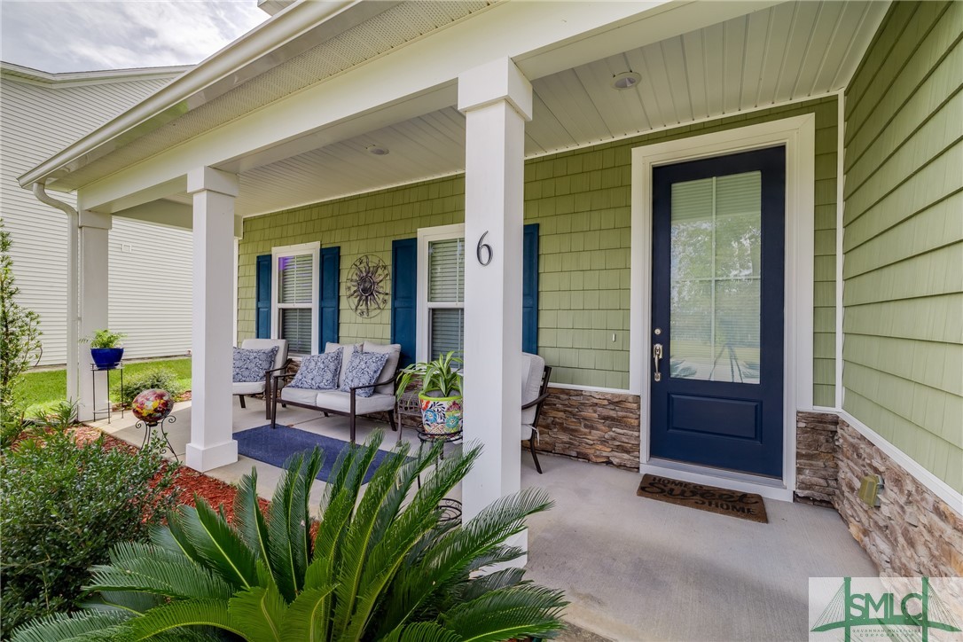 6 Lakeside Drive