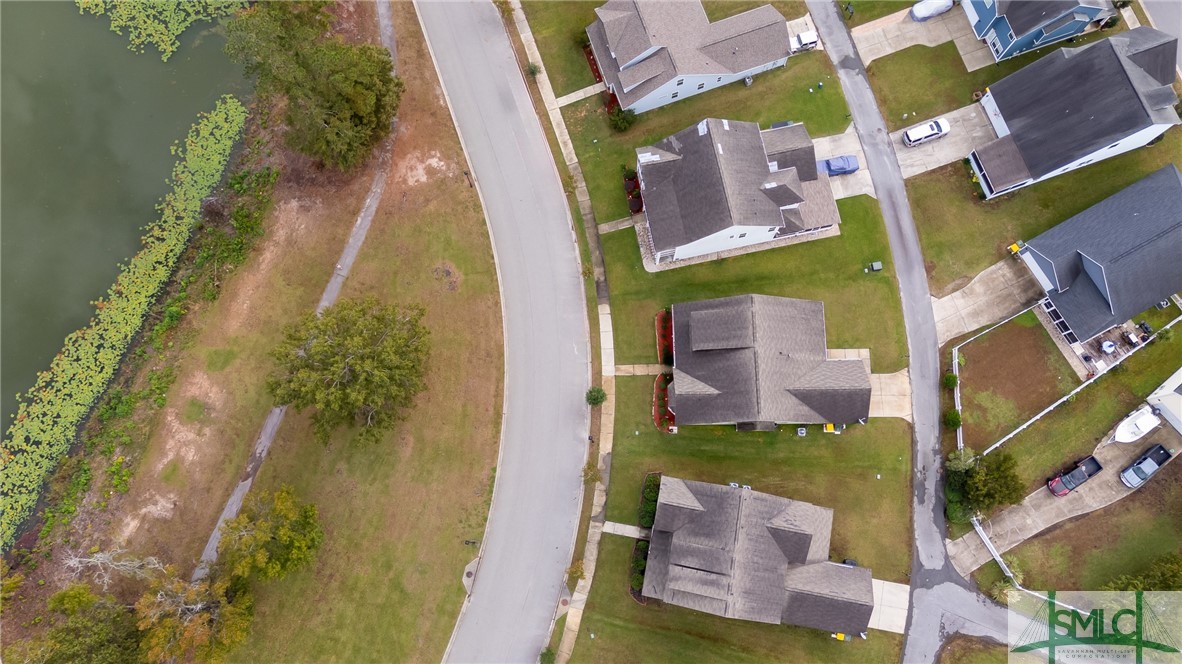 6 Lakeside Drive