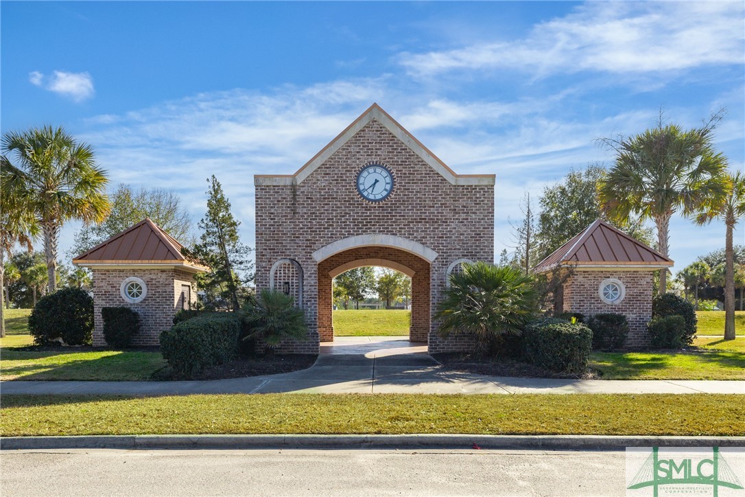 6 Lakeside Drive
