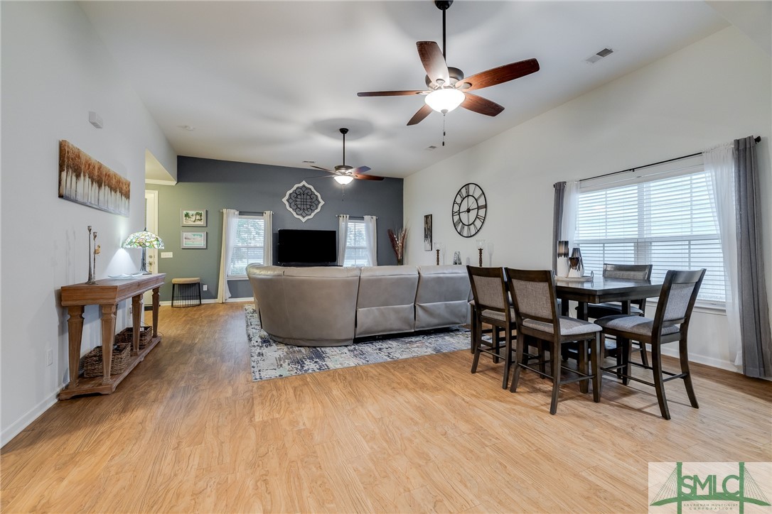 6 Lakeside Drive