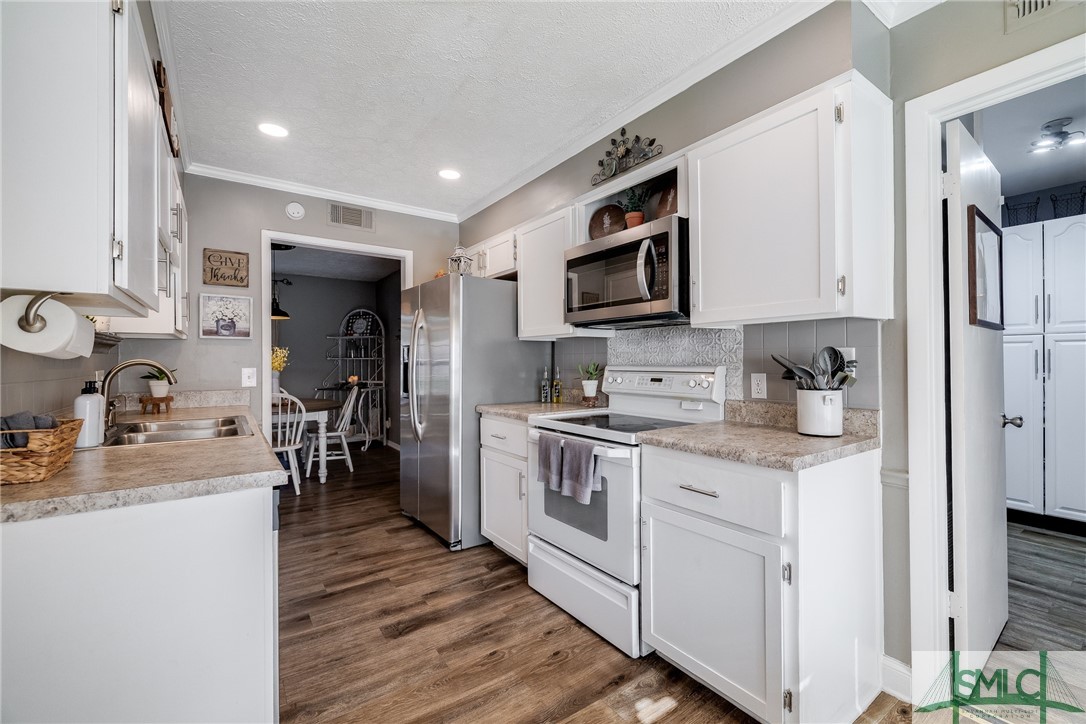 3 Briarwood Drive
