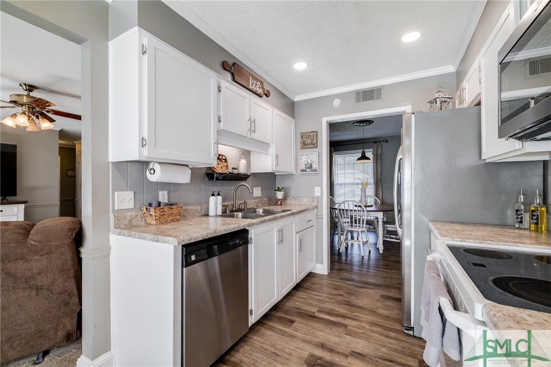 3 Briarwood Drive