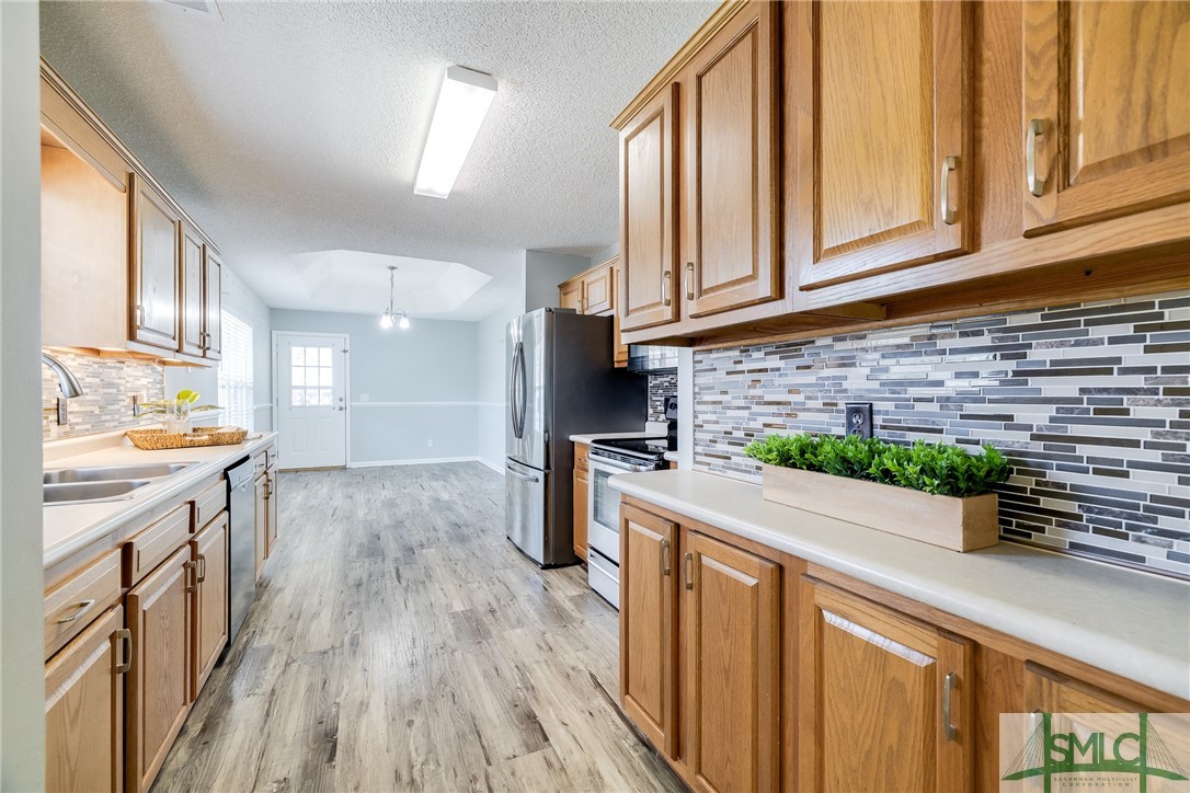 301 Centerwood Court