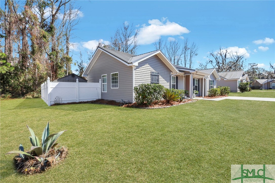 227 Pecan Point Road E