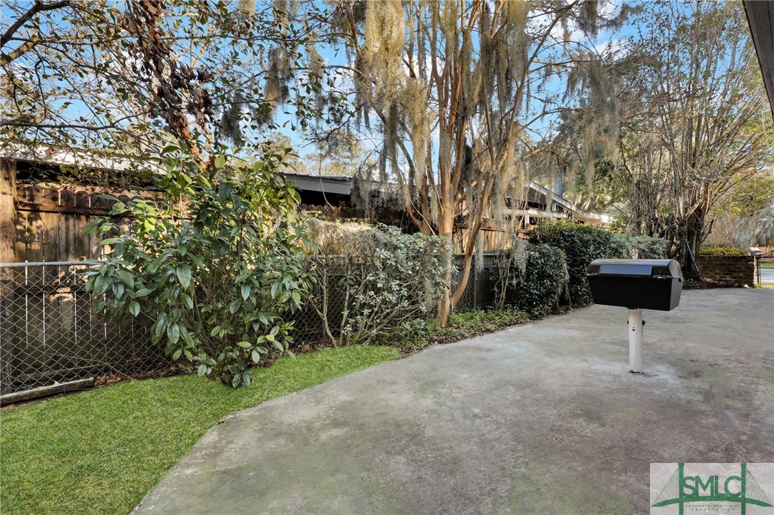 206 Willow Road