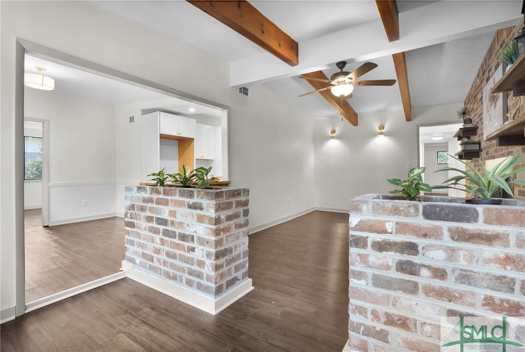 206 Willow Road