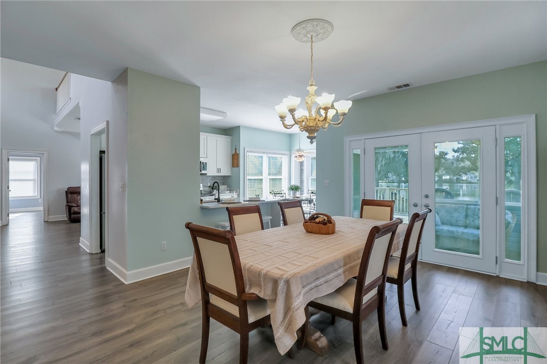 112 Copperfield Drive N