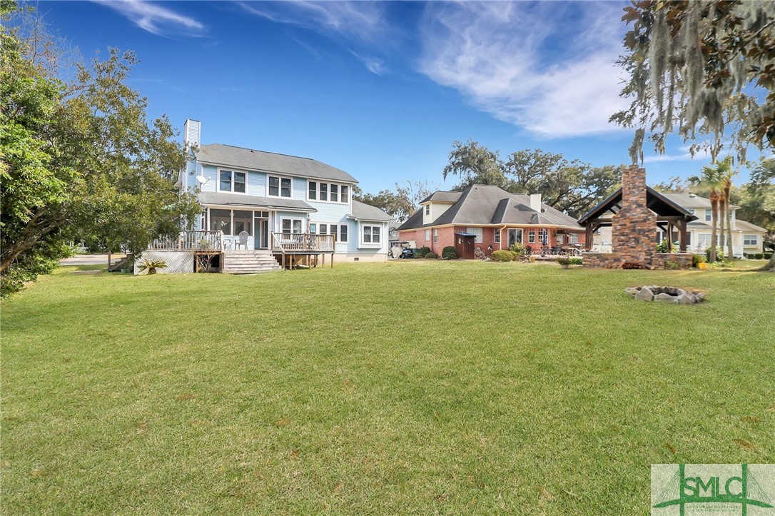 112 Copperfield Drive N