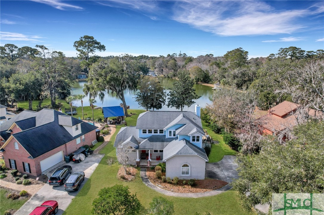 112 Copperfield Drive N