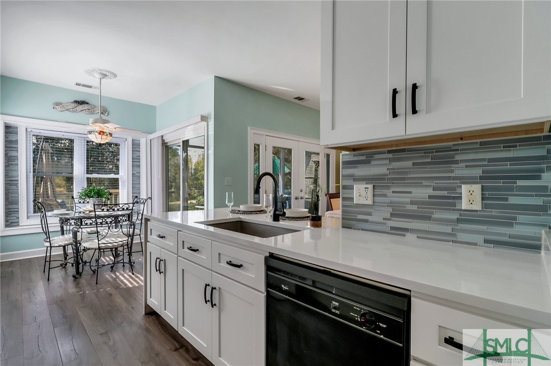 112 Copperfield Drive N