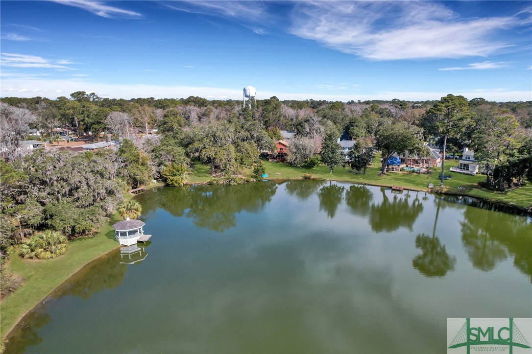 112 Copperfield Drive N