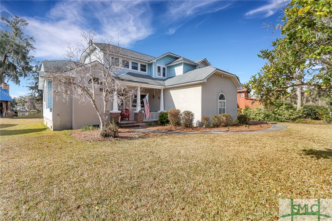 112 Copperfield Drive N
