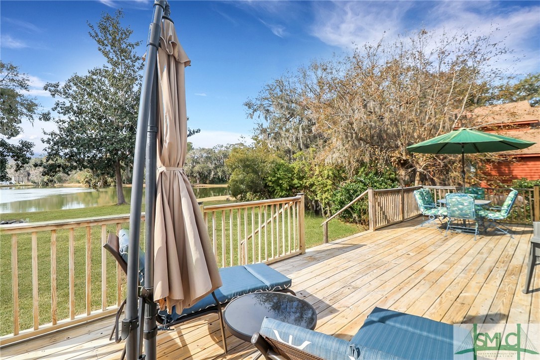 112 Copperfield Drive N