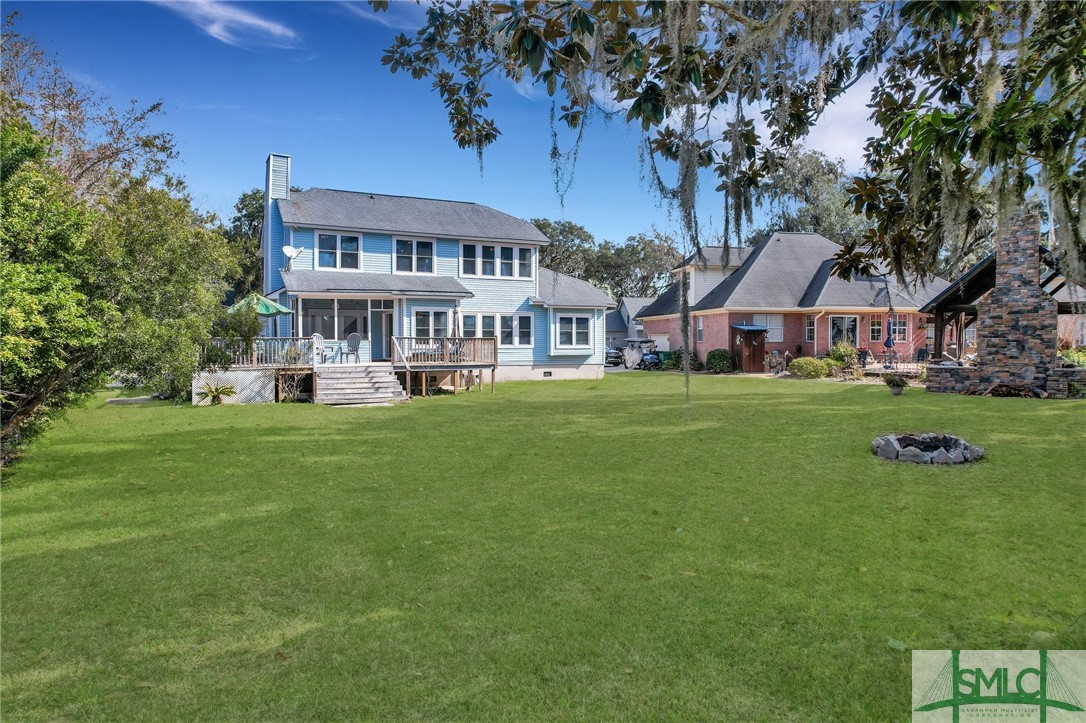112 Copperfield Drive N