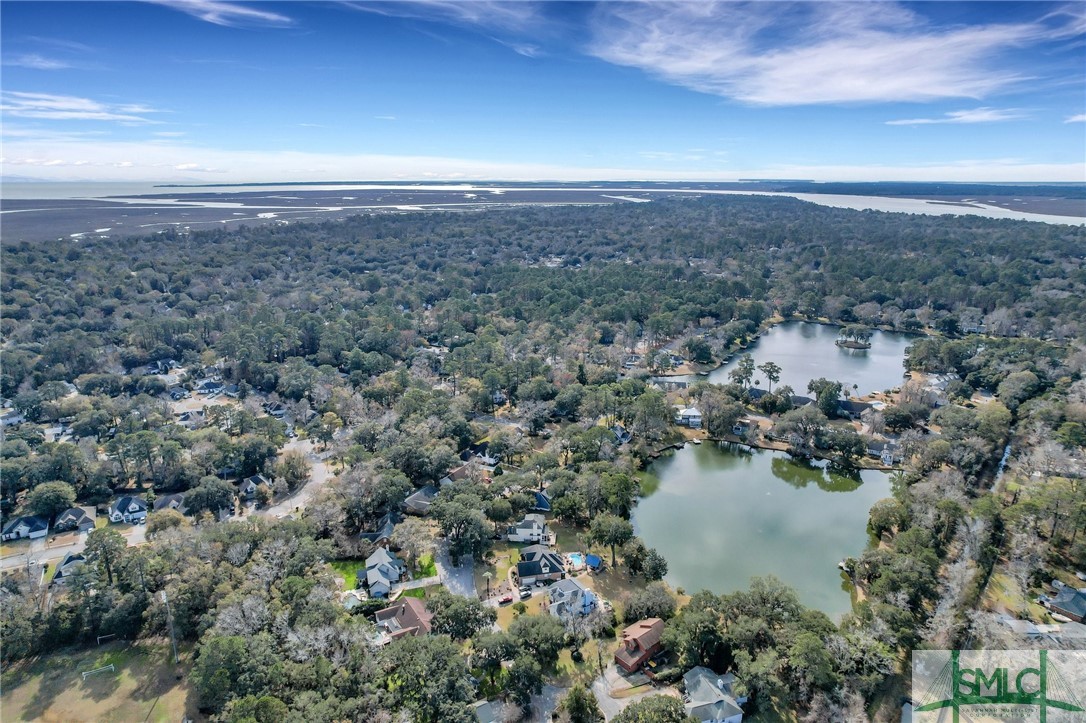 112 Copperfield Drive N