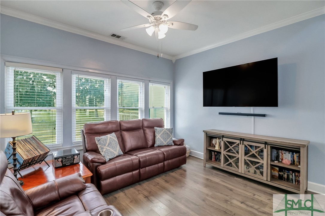 112 Copperfield Drive N