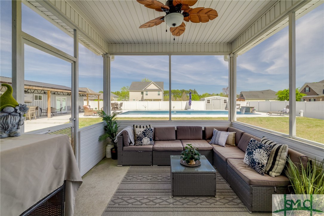 106 Meadowlands Drive