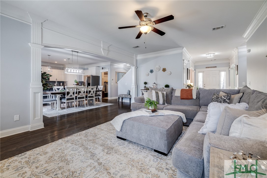 106 Meadowlands Drive