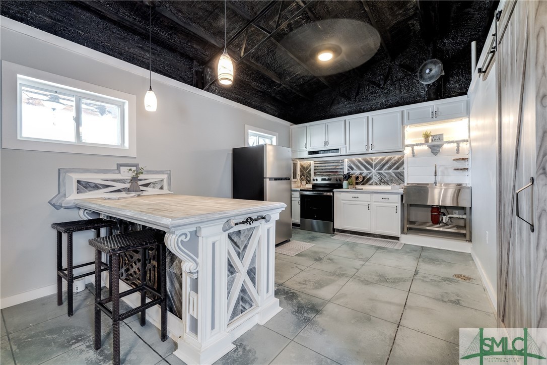 106 Meadowlands Drive