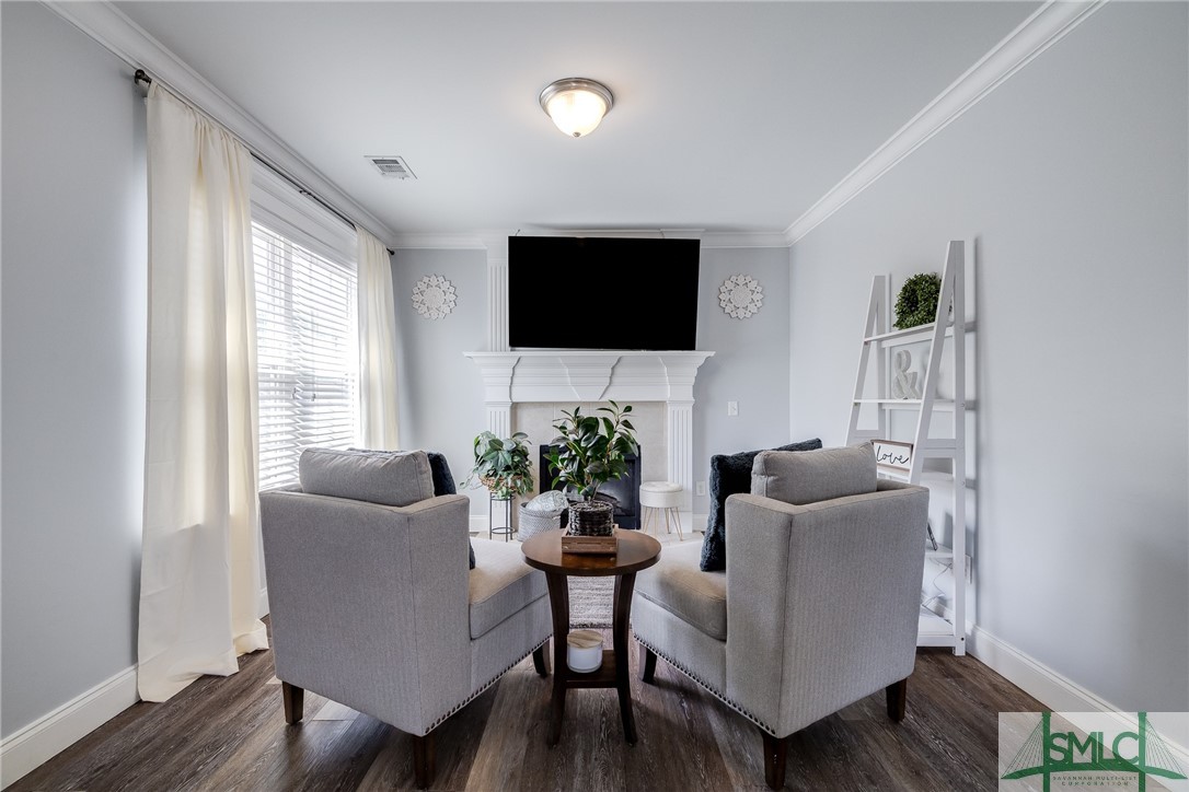 106 Meadowlands Drive
