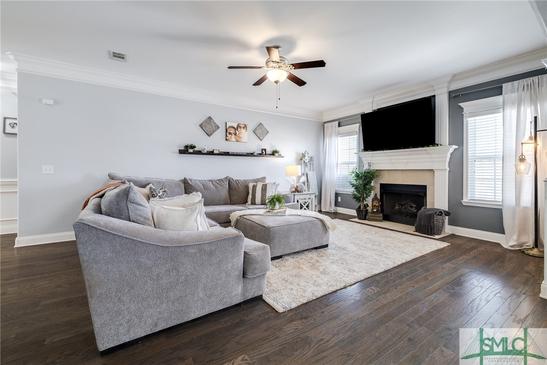106 Meadowlands Drive