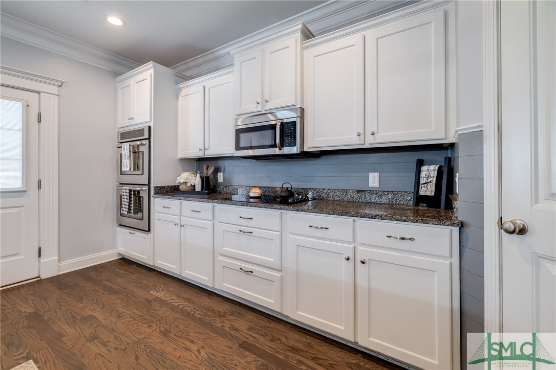 106 Meadowlands Drive