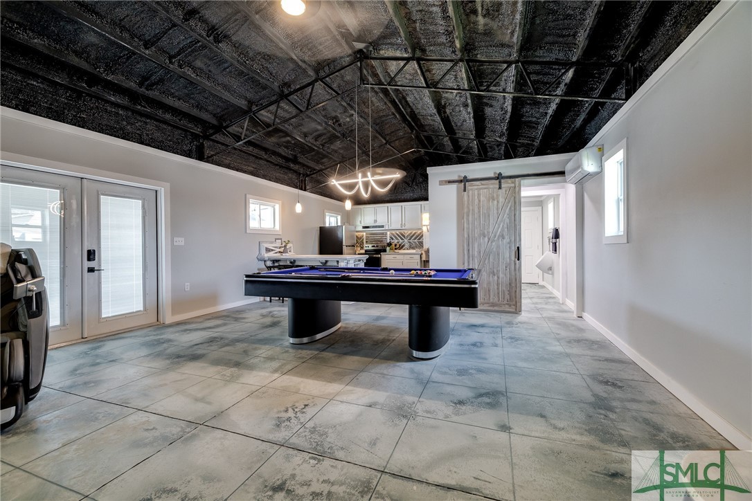 106 Meadowlands Drive