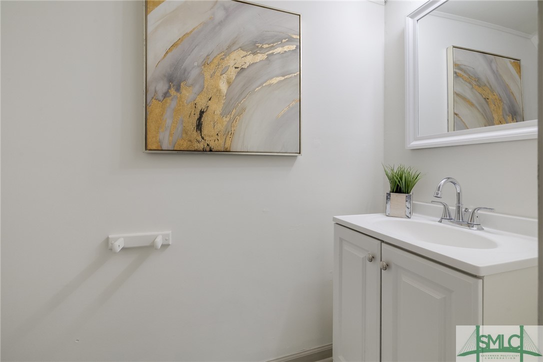 6 Holland Park Court